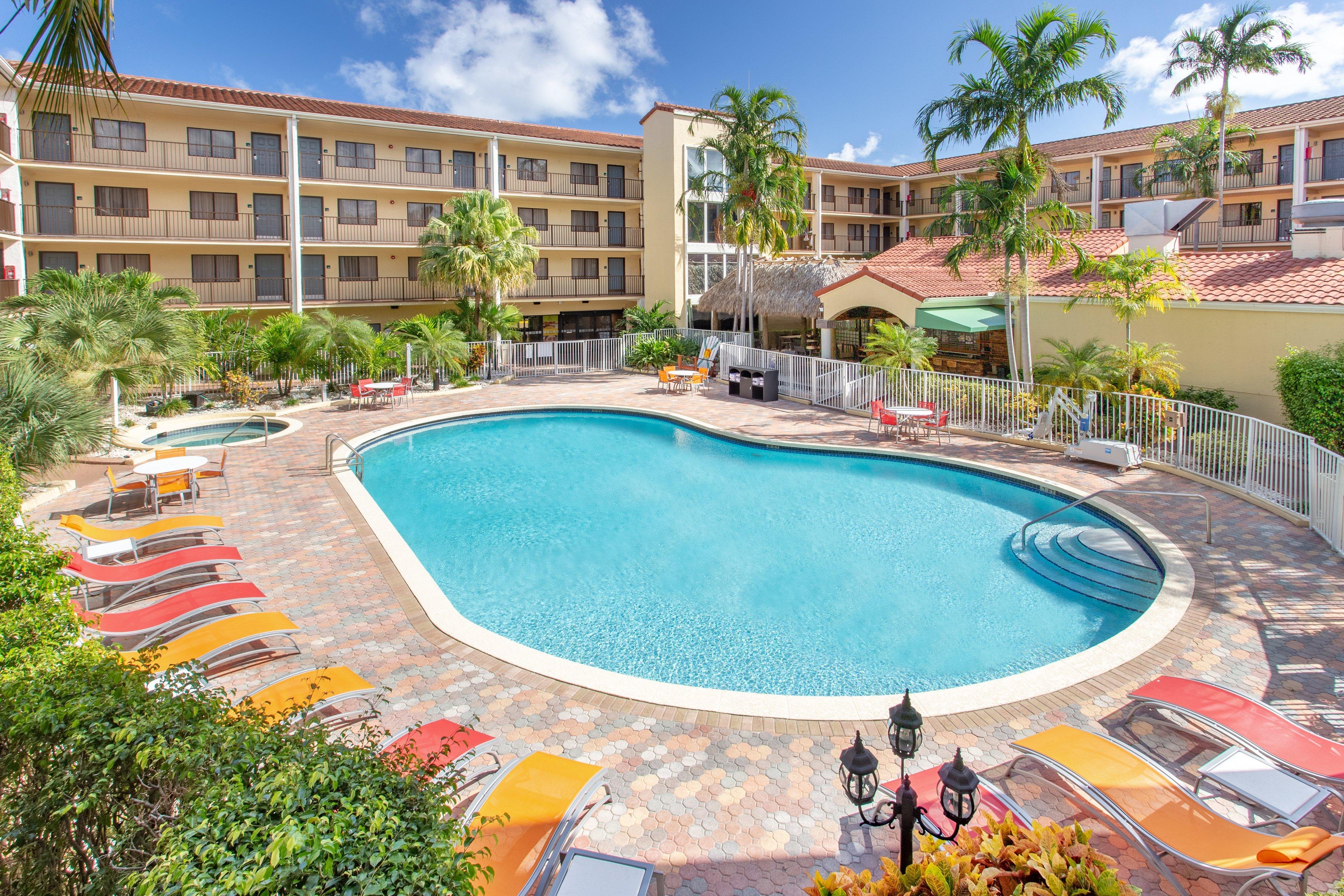 Holiday Inn & Suites Boca Raton - North Exterior photo